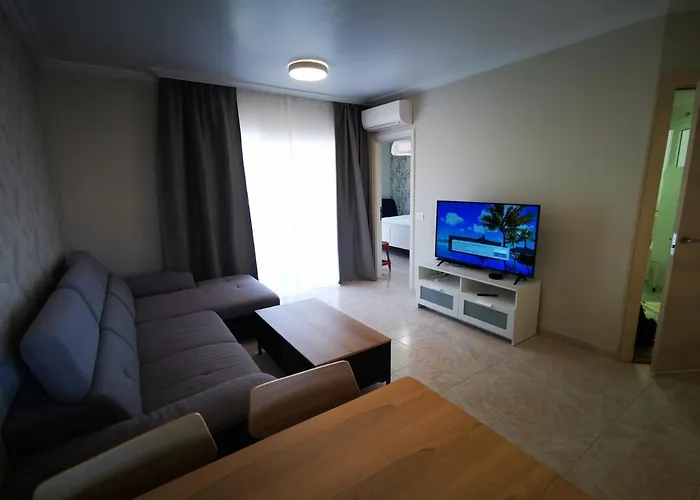 דירה Costa Sol, 1 Bedroom Apartment. ארונה